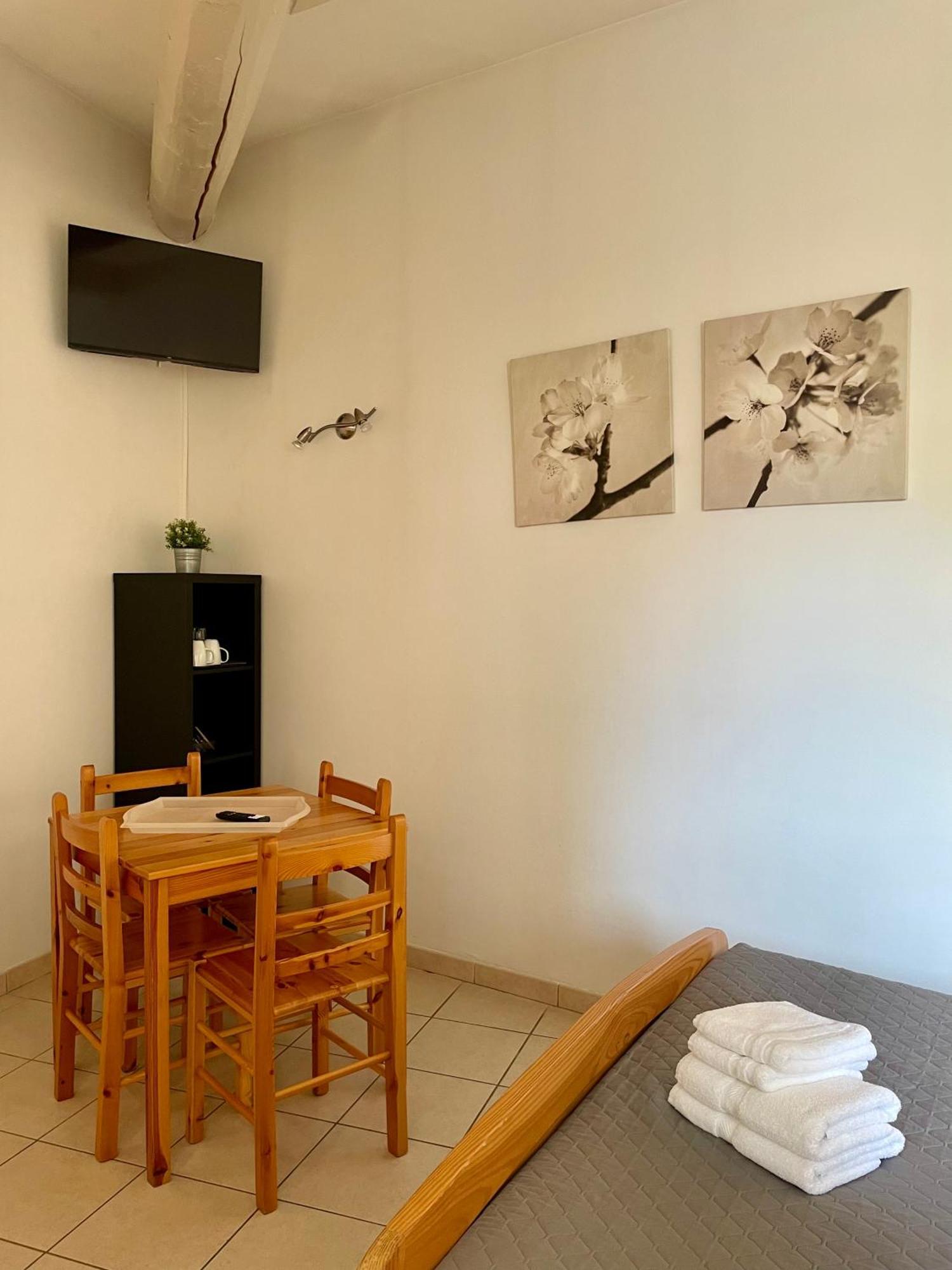 Hotel L'Escale Aigues-Mortes Ngoại thất bức ảnh
